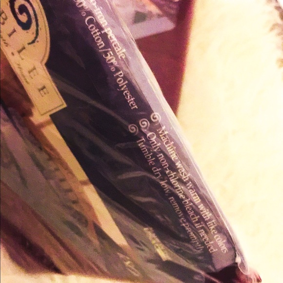 Lot 2 twin sheets wine cotton poly - Picture 8 of 8